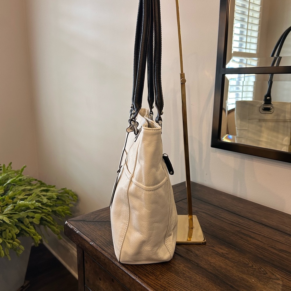 Tignatello white pebbled leather tote bag - Picture 2 of 16